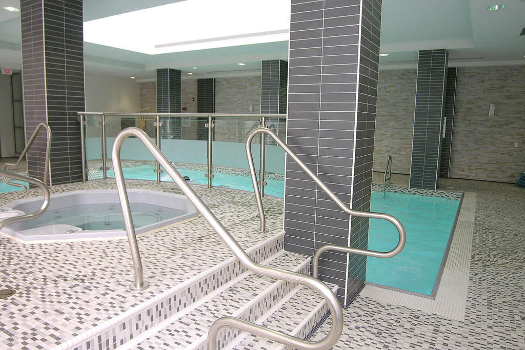 Napa Furnished Rental Apartments Square One Mississauga Buitenkant foto