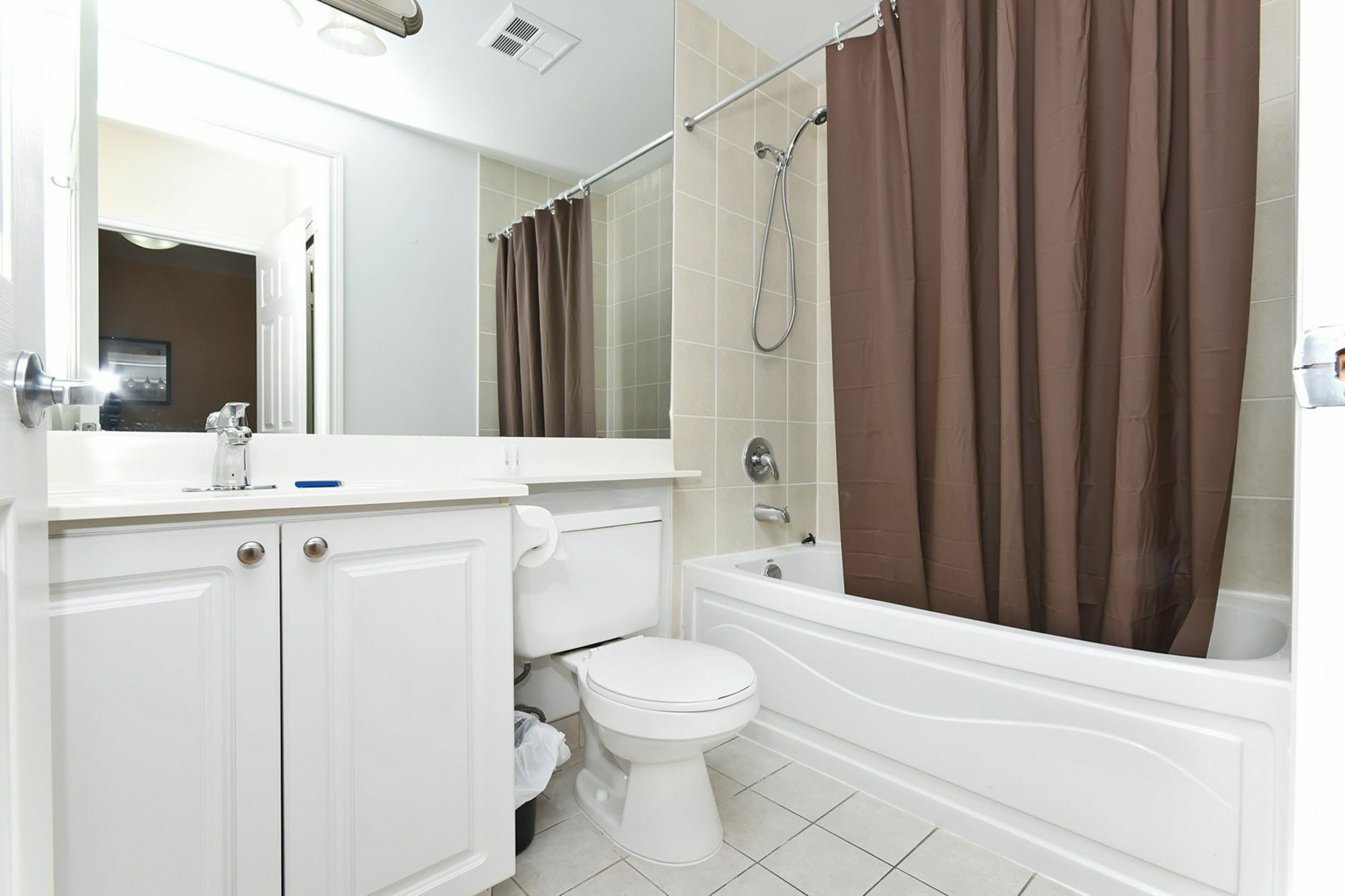 Napa Furnished Rental Apartments Square One Mississauga Buitenkant foto